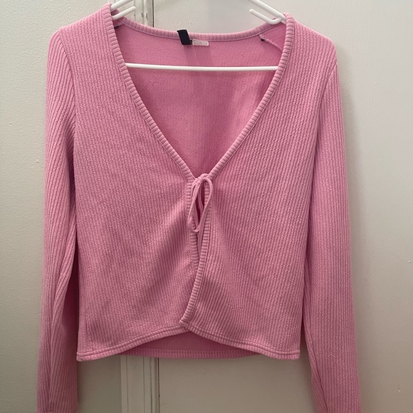 barely used, like new size M but first L - Picture 2 of 4